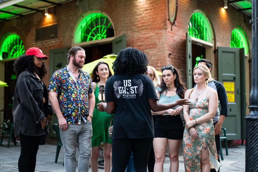Fort Lauderdale: Ghosts and Ghouls Haunted Walking Tour - Esplanade Park and the haunted riverwalk