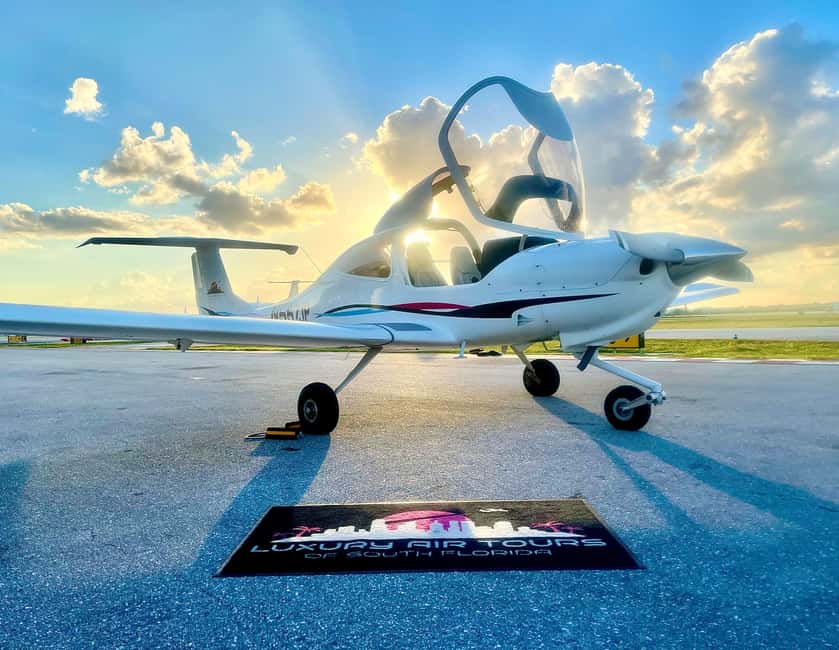 Fort Lauderdale & Miami: Private Luxury Airplane Tour - Hollywood and the coastal view