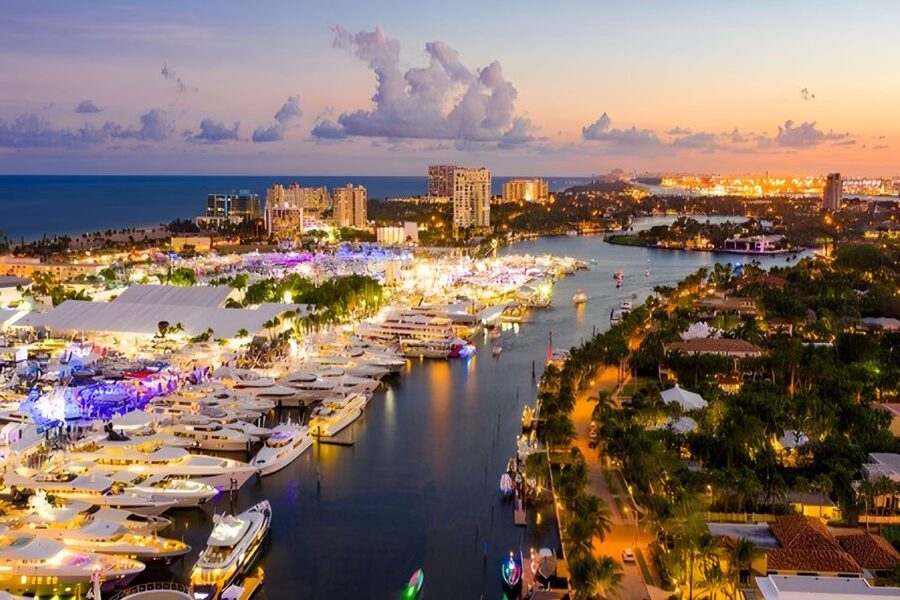 Fort Lauderdale: Millionaire's Row Cruise with Drinks - The New River shows Fort Lauderdale’s working side