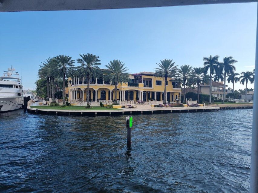 Fort Lauderdale: Millionaire's Row Cruise with Drinks - Sunset and seasonal timing