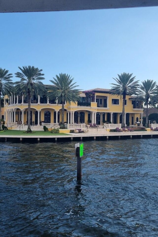 Fort Lauderdale: Millionaire's Row Cruise with Drinks - Leaving from Sebastian Street