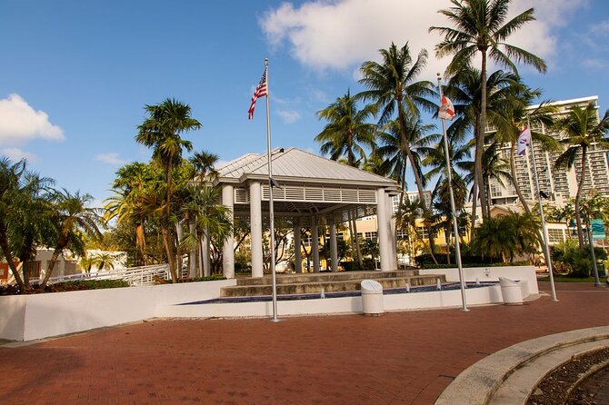 Fort Lauderdale Riverwalk Self-guided Audio Walking Tour - Bricks, banners, and the cigarette park