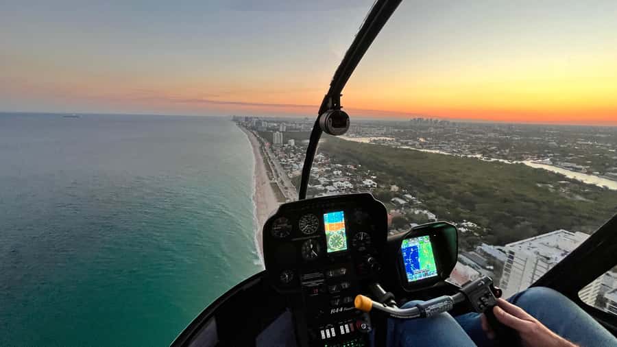 Fort Lauderdale : Romantic Champagne Helicopter Flight Tour - Who should book this experience