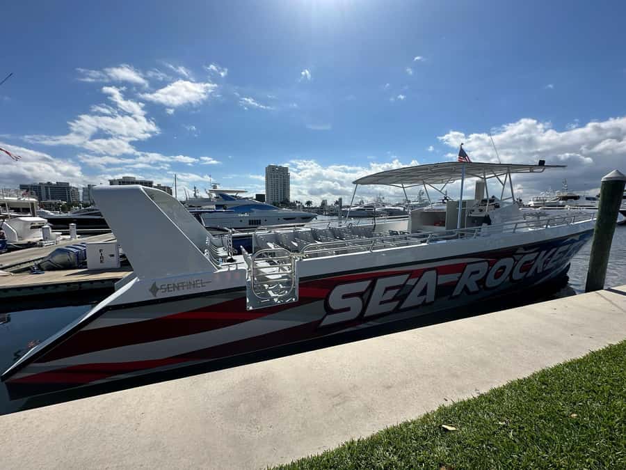 Fort Lauderdale: Sea Rocket Ocean Speed Boat Cruise - From Bahia Mar to Fort Lauderdale’s waterways
