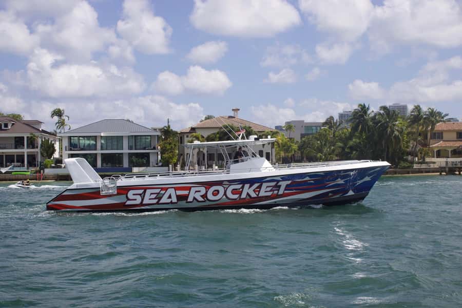 Fort Lauderdale: Sea Rocket Ocean Speed Boat Cruise - Choosing a seat and preparing for the ride