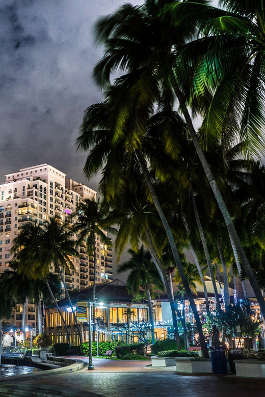 Ft. Lauderdale: Boos and Booze Haunted Pub Crawl - Esplanade Park changes the mood