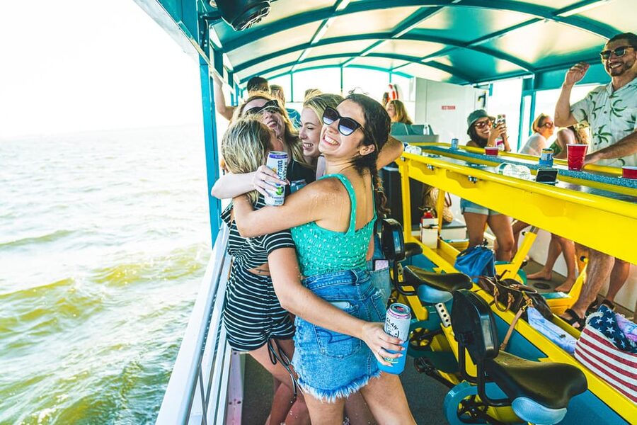 Ft. Lauderdale: Nighttime Sightseeing Catamaran Tour - Las Olas Isles for the final 50 minutes