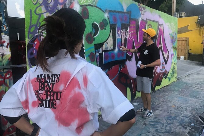 Graffiti Master Class - Wynwood - Spraying your own wall in Wynwood