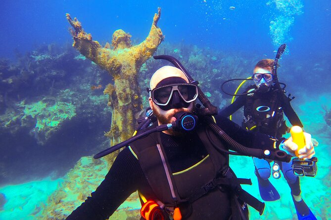 Guided Shallow 2 Tank Dive Trip for CERTIFIED SCUBA DIVERS ONLY! - Staying comfortable on a four-hour morning