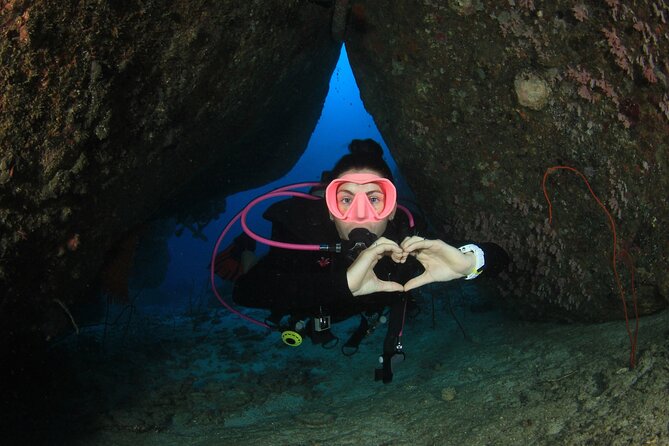 Half-Day Small-Group 2-Tank Scuba Dive in Key Largo (CERTIFIED DIVERS ONLY) - The First Stop: A Reef Site in the National Sanctuary