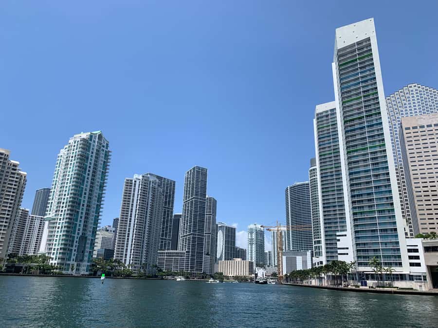 Hop-on Hop-off Water Taxi in Miami and Miami Beach - The 30 to 40 minute cruise across Biscayne Bay