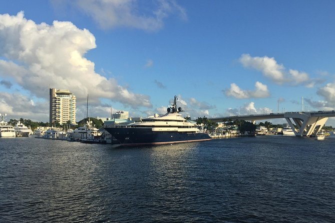 Jungle Queen Riverboat 90-Minute Narrated Sightseeing Cruise in Fort Lauderdale - Weather, seating, and what to bring