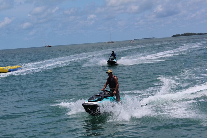 Key West Tours from Miami: Dolphin Discovery, Snorkeling & More ! - The early start at 1700 Collins Avenue