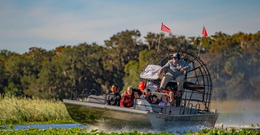 Kissimmee: Boggy Creek Airboat Ride with Optional Meal - Boggy Bottom Barbeque by the lake
