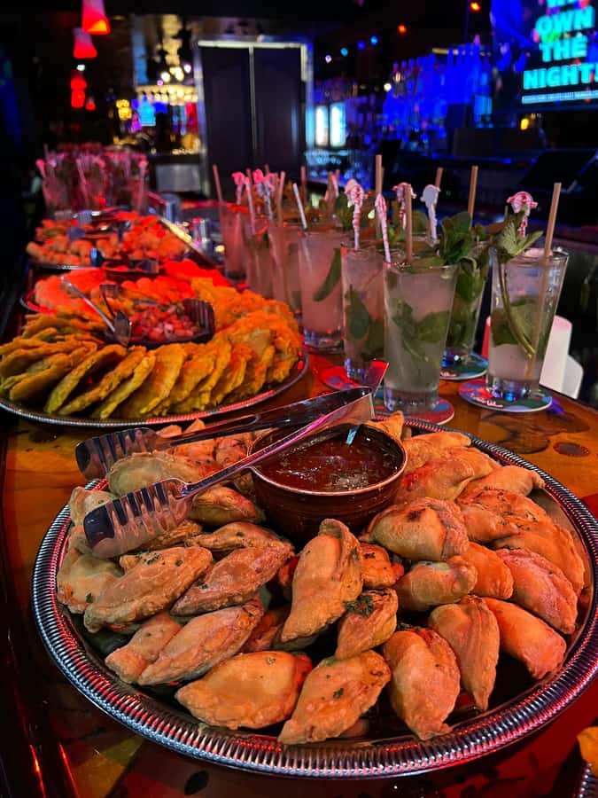 Mango's Miami: Salsa Lessons, Mojitos, Bites & Live Music - Beginner bachata at 8pm, with patient instruction