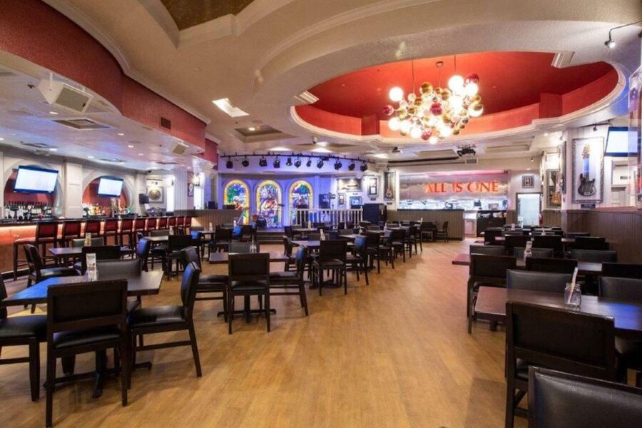 Meal at Hard Rock Cafe Miami at Biscayne Marketplace - What is on the plate