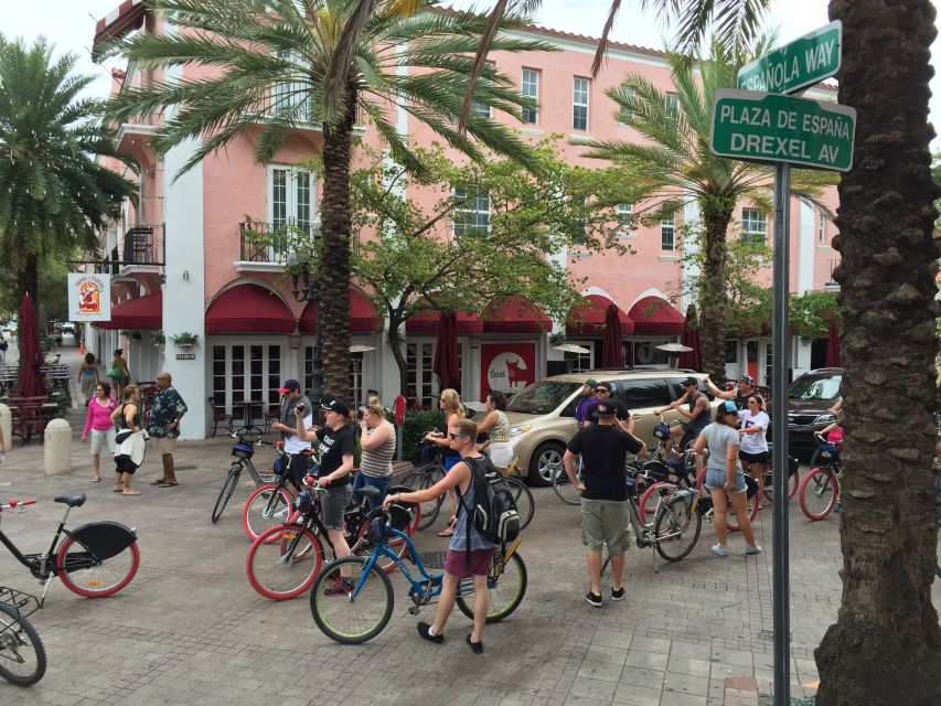 Miami: 2-Hour Art Deco Bike Tour - Lummus Park and the classic South Beach view