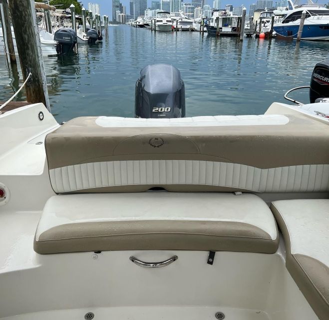 Miami: 24-Foot Private Boat for up to 8 People - Captain Yolepsy makes the difference