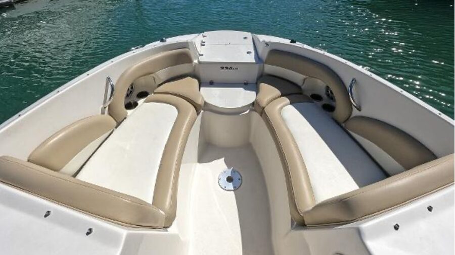 Miami: 24-Foot Private Boat for up to 8 People - Two hours or six hours?