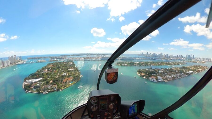 Miami: 30-Minute Helicopter Tour - Beach, Downtown & Islands - Downtown, Brickell, and Biscayne Bay finish the picture