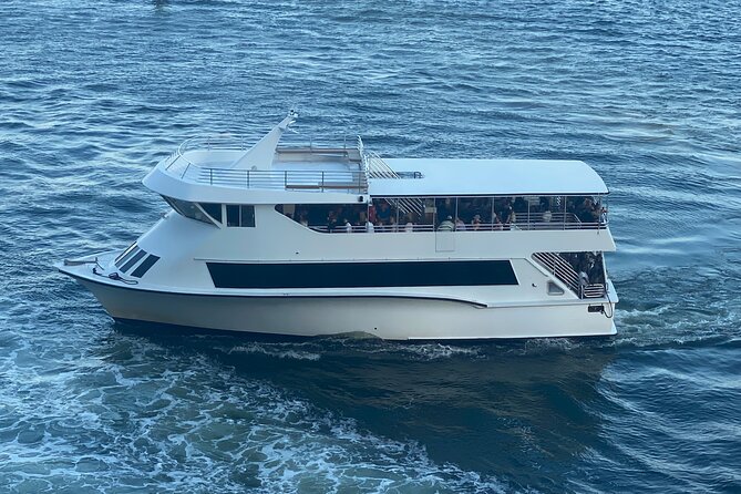 Miami 75 Min Boat Tour Biscayne Bay and Celebrity Homes Island - Finding the boat at Bayside Marketplace