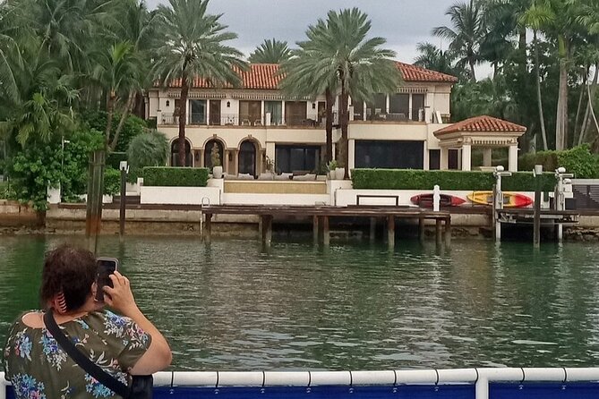 Miami and Bayside 90 min Cruise of Celebrity Islands - A quick look at the Miami and Bayside cruise