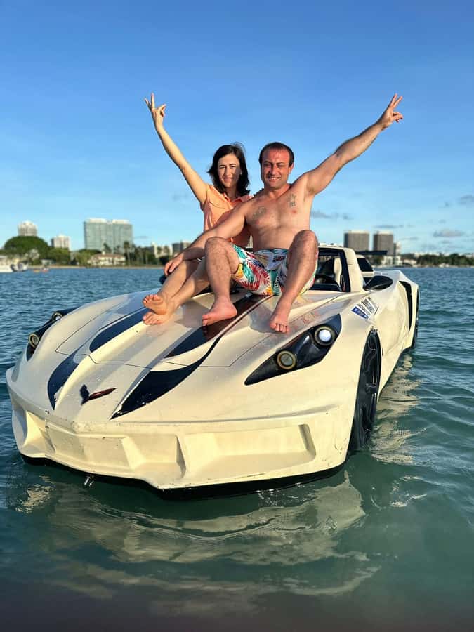 Miami Beach: 1 Hour Jetcar Rentals & 30min Celeb Boat Tour - Taking the wheel of the Jetcar