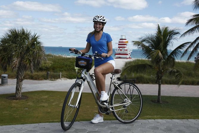 Miami Beach Bike Tour - Starting among Miami’s Art Deco buildings