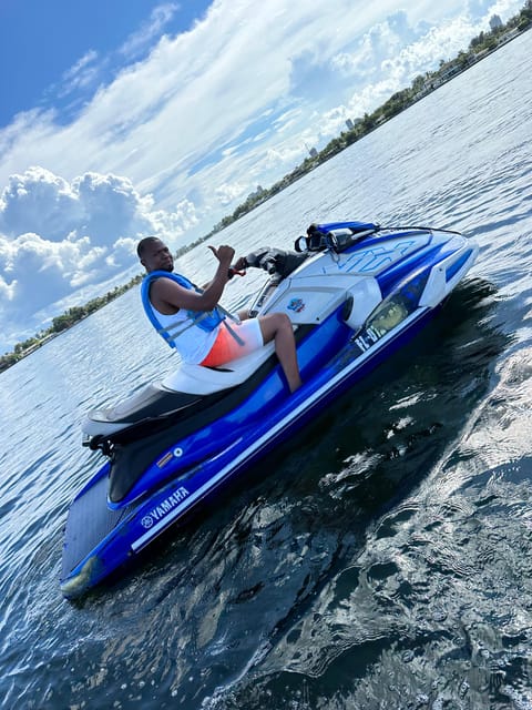 Miami Beach: Boat Ride and Jet Ski Rental - An hour on the jet ski