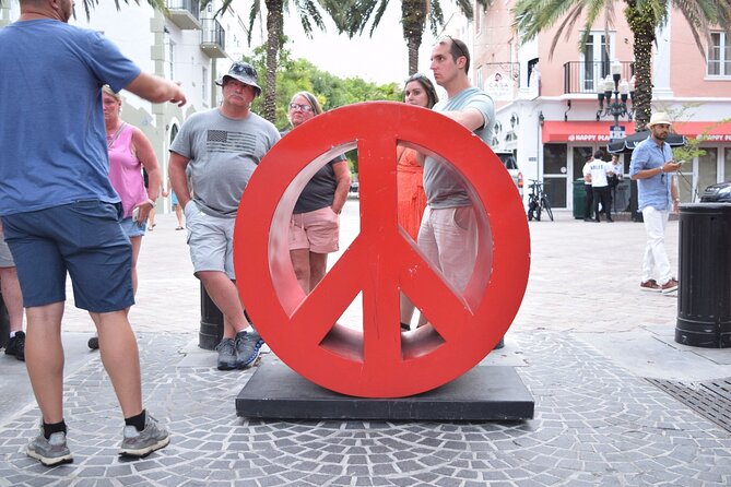 Miami Beach Food and Art Deco Walking Tour - Ocean Drive puts the Art Deco story in context