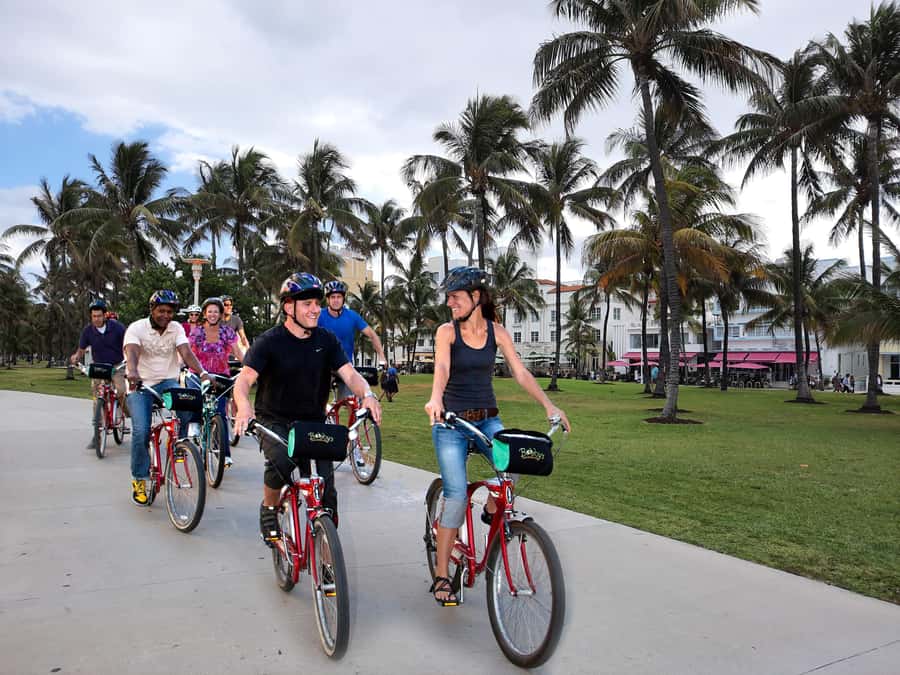 Miami Beach: Guided Bike Tour with Food Tasting (Adults) - Star Island from November through April