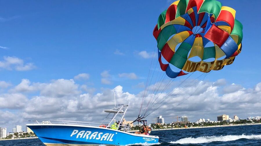 Miami Beach: Parasailing Boat Tour in South Beach - The 350-foot view over South Beach