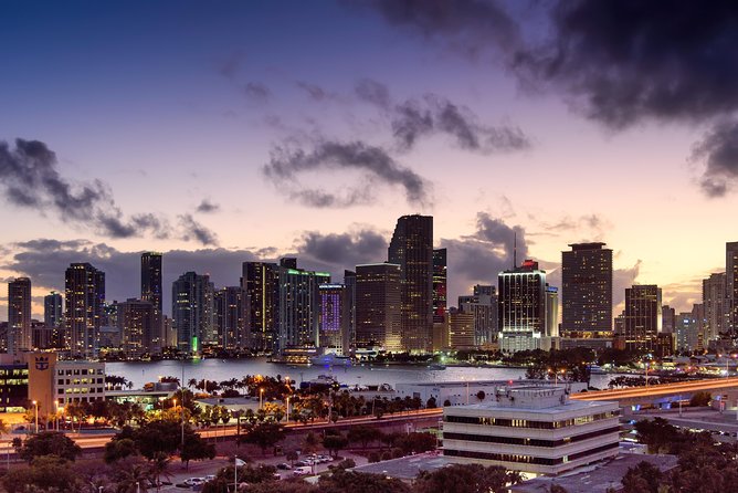 Miami Beach: Private Romantic Luxury Airplane Tour With Champagne - Champagne, comfort, and the romantic setup