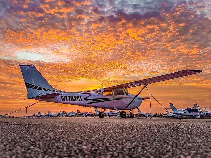 Miami Beach: Romantic Sunset Flight with Champagne - Star Island and Sunny Isles