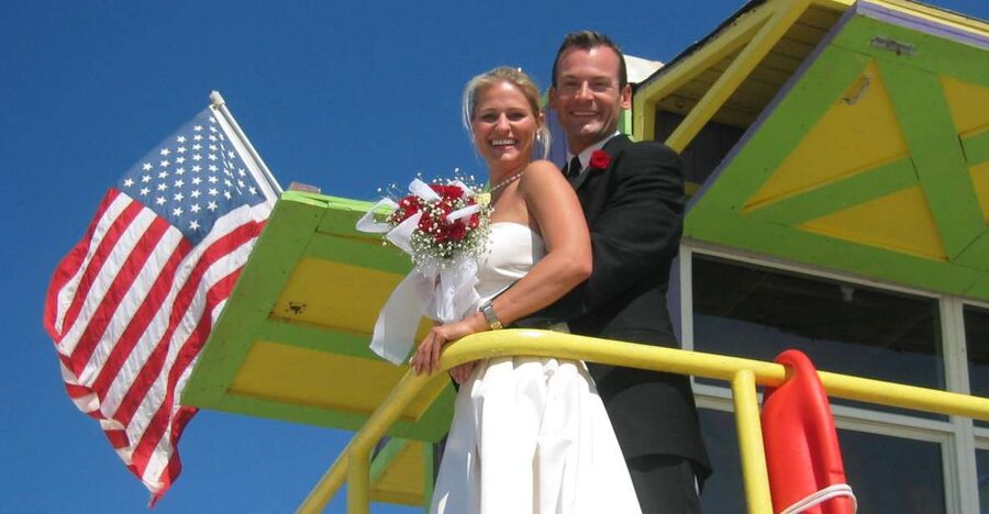 Miami: Beach Wedding or Renewal of Vows - A quiet Miami beach instead of a big wedding venue