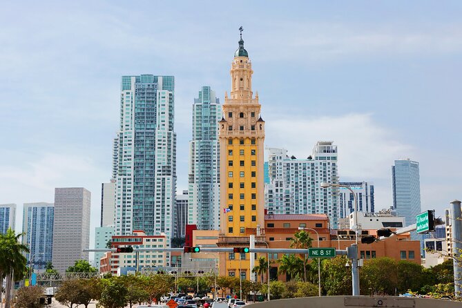 Miami Beaches Self-Guided Driving Audio Tour - South Beach and the Versace Mansion