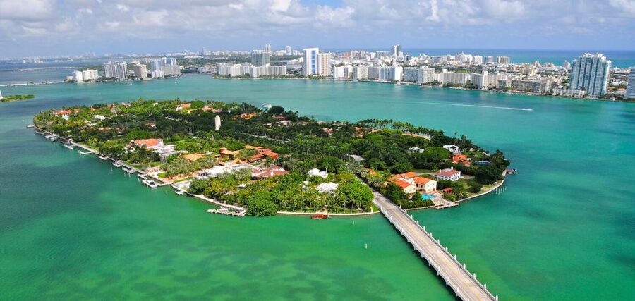 Miami: Biscayne Bay Celebrity Homes Sightseeing Cruise - Snacks, Drinks, Shade, and Rain