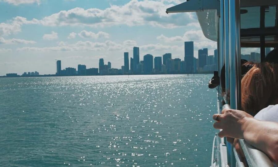 Miami: Biscayne Bay Millionaire's Homes Sightseeing Cruise - Hibiscus, Palm, and Star Islands