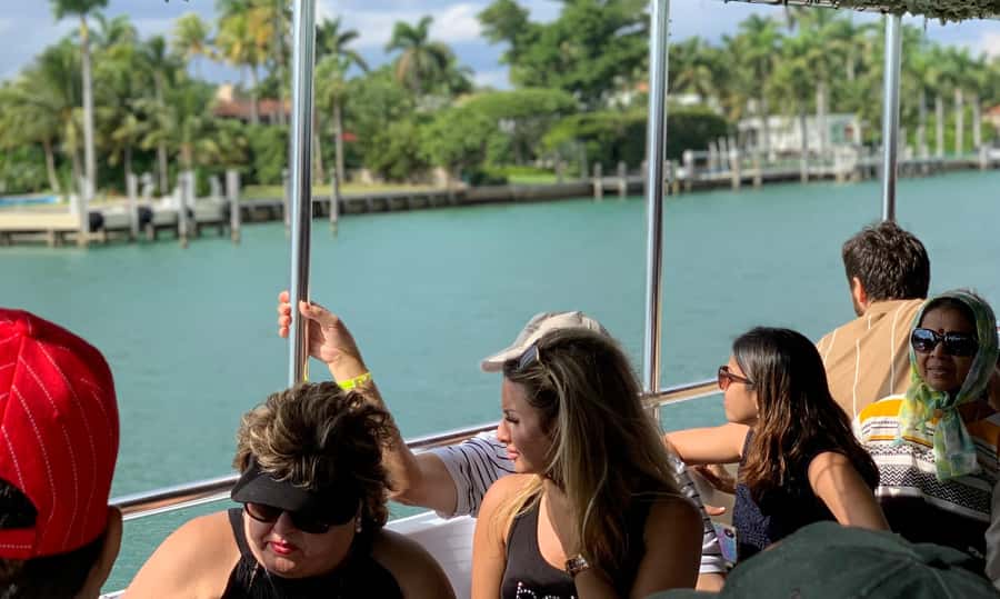 Miami: Biscayne Bay Millionaire's Row Boat Tour - Sunset, music, and the onboard bar