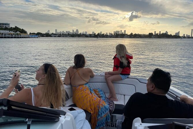 Miami Biscayne Bay Private Boat Experience with Captain - Why a private Biscayne Bay boat ride works so well