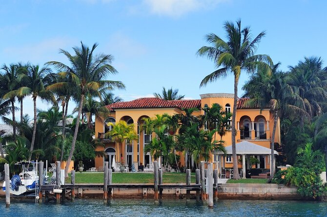 Miami Boat Tour - Celebrity Homes & Millionaire Mansions - Downtown Miami’s skyline from Biscayne Bay