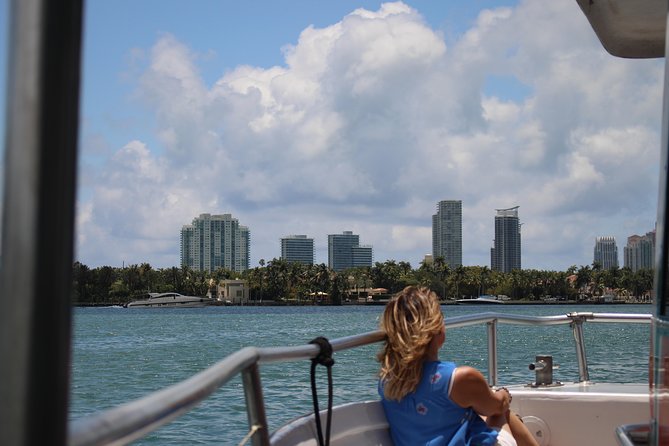 Miami Boat Tour of Celebrity Homes - Life Aboard the Two-Level Boat