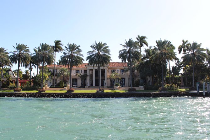 Miami Boat Tour of Celebrity Homes - The Sound System Is the Main Weak Spot
