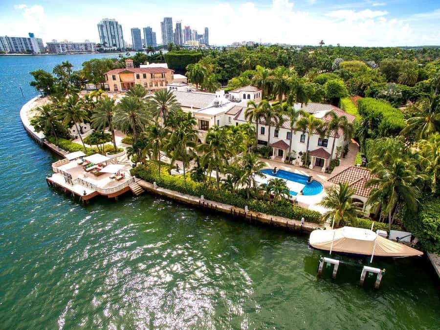 Miami: Celebrity Homes Boat Tour with Guide - What this Miami boat tour is really about