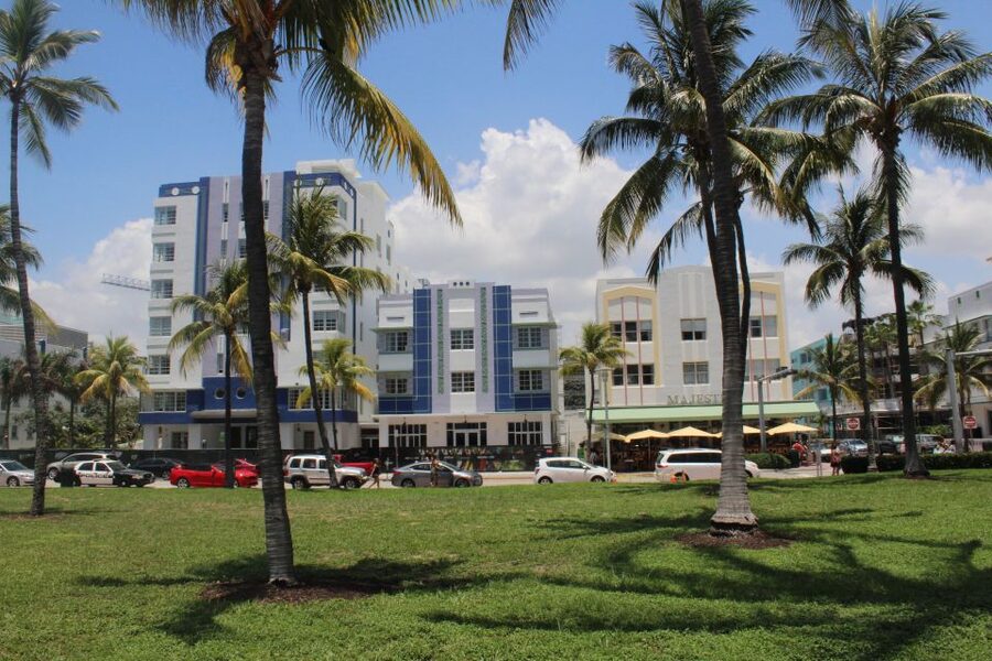 Miami: City Bus Tour with Downtown or Miami Beach Pickup - Brickell Avenue and Miami’s modern face