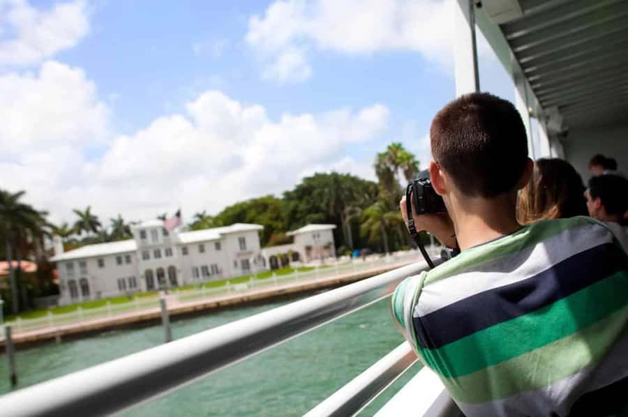 Miami: City Sightseeing and millionaire row boat tour - Wynwood’s murals in a 30-minute stop