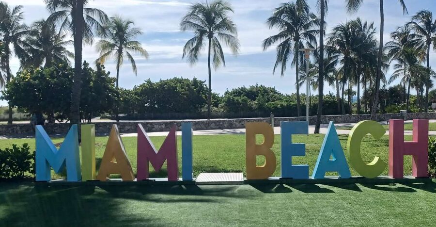 Miami: City Tour & Cruise of Biscayne Bay - One Day, Many Miamis