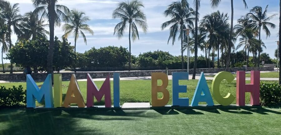 Miami: City Tour & Cruise of Biscayne Bay - Calle Ocho and Little Havana