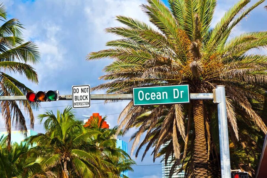 Miami: City Tour with Professional Tour Guide and a comfortable Van or SUV - Seeing Star Island from the road and bay