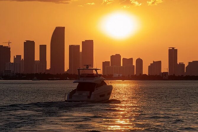 Miami Cityscape Boat Tour – Waterfront Views on Biscayne Bay - Key points at a glance